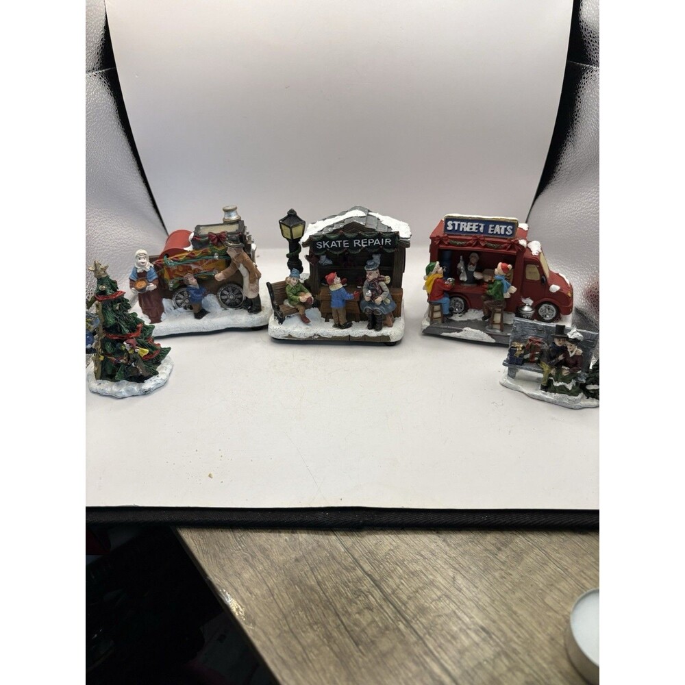Set Of 3 Light Up Christmas Street Stores Nuts, Skates, Street Eats Tree, Bench